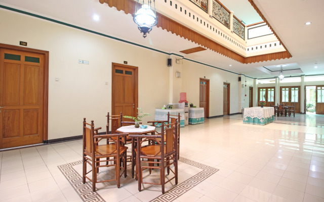 RedDoorz near XT Square Yogyakarta
