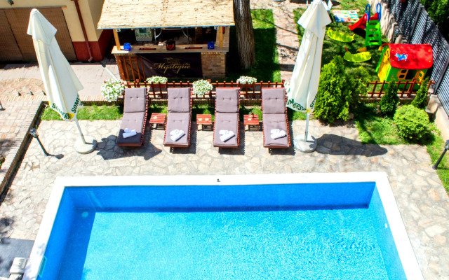 Villa Mystique