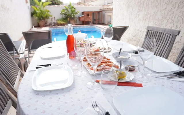 Villa in L'alfs del Pi With hot tub