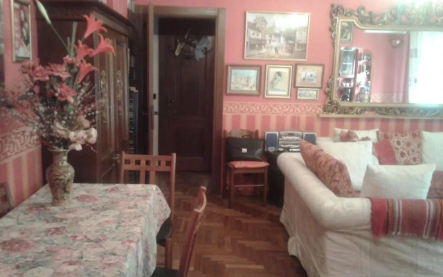Romantic & Artistic Apartment