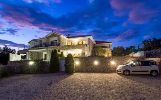 Stunning Home in Krk With Wifi and 3 Bedrooms