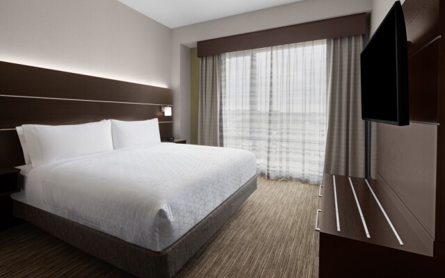 Holiday Inn Express & Suites Woodside LaGuardia Airport