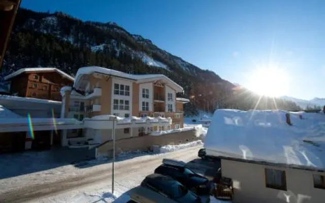 Hotel Garni Alpenland