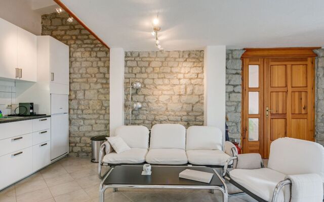 Spacious Holiday Home in Seget Vranjica With Garden