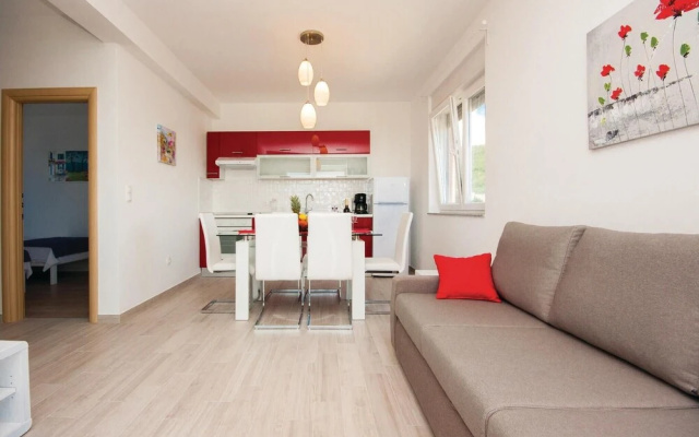 Awesome Home in Tribunj With Wifi and 3 Bedrooms