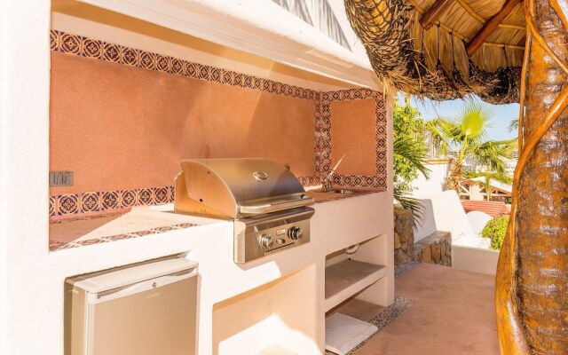 Short Walk to Downtown&Beach from Villa Serrana
