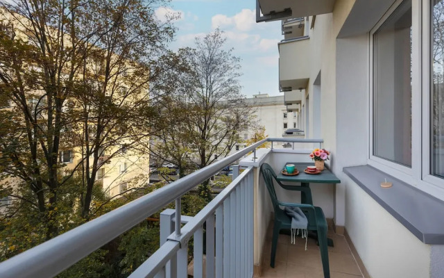 Central Warsaw Apartment by Renters