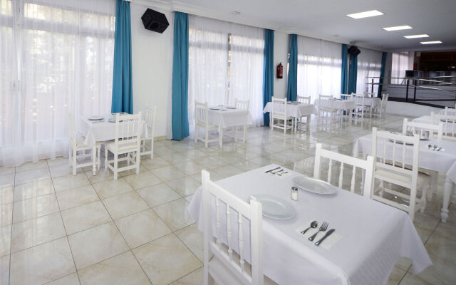 Skyview Hotel by Livvo