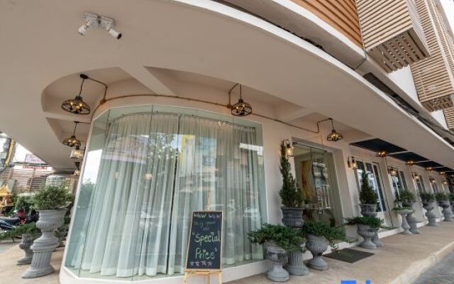 One Vientiane Hotel & Restaurant