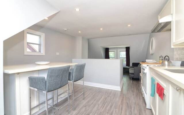 3 Bedroom Leslieville Flat With Roof Terrace