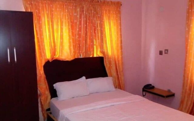 Plot1 Suites