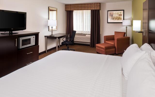 Holiday Inn Express Hotel & Suites Bucyrus, an IHG Hotel