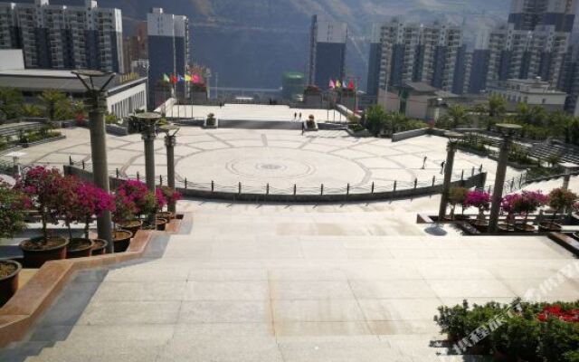 Nujiang Hotel