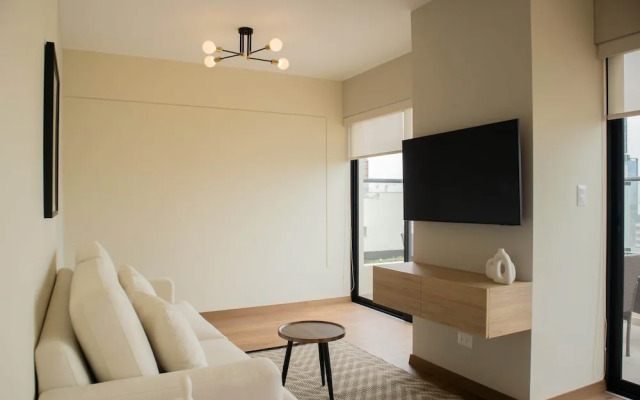 w Modern 3BR w Balcony Near Kennedy Park