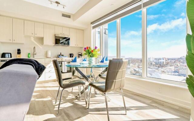 Luxury 1BR Condo - Private Balcony City Views
