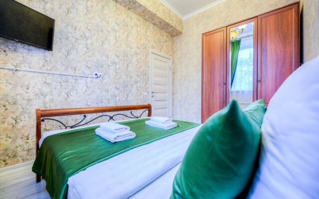Apartments Five Stars Stylish apartment with European renovation