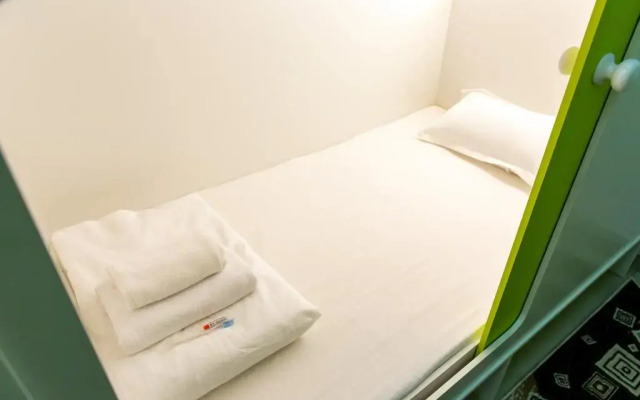 Hostel 689CapsuleHotel&Coffee