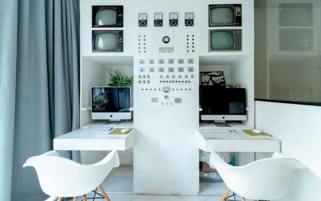 The Secret Service Bed and Breakfast Hotel