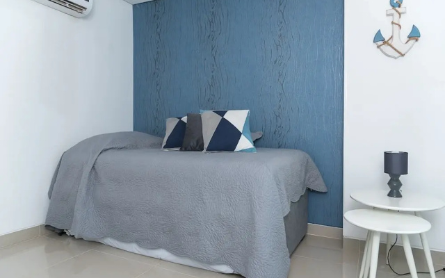 Deluxe Condo W Amenities & Beach