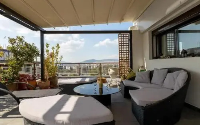 Top floor ap Huge balcony with astonishing view