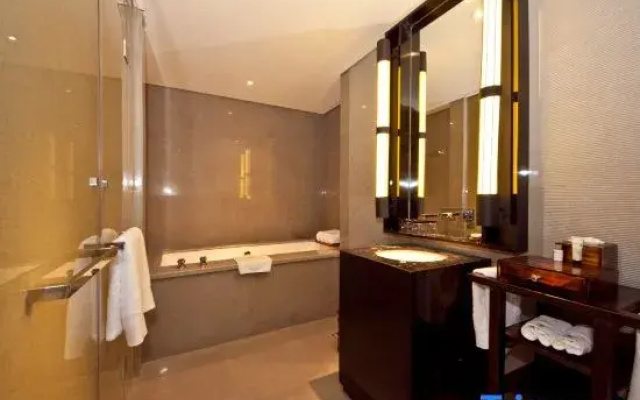 Shuibu Joy Spa Hotel