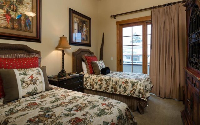 5th Street Penthouse 3 BedroomCondo By Moving Mountains