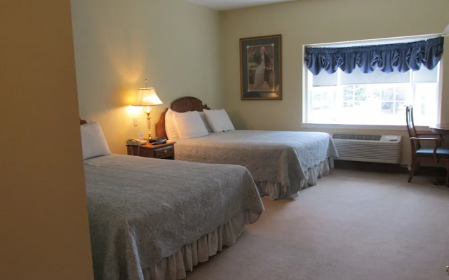 Inn at Amish Door