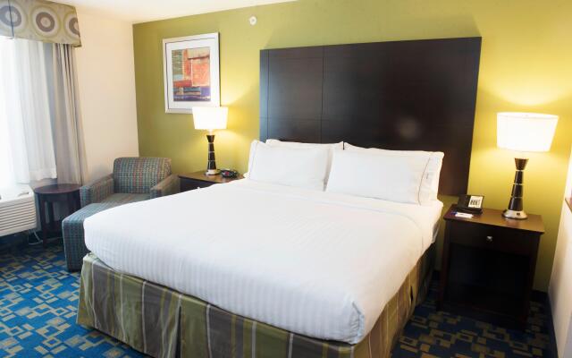 Holiday Inn Express and Suites Urbandale by IHG