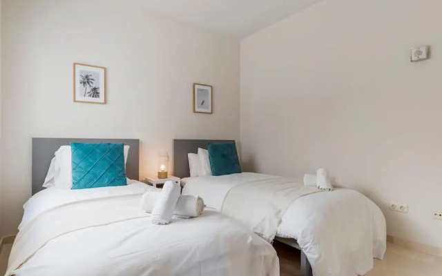 Scenic Apartment in Alcazaba Lagoon Ref M55