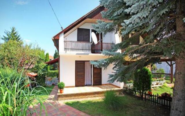 Holiday Home Balaton H2048