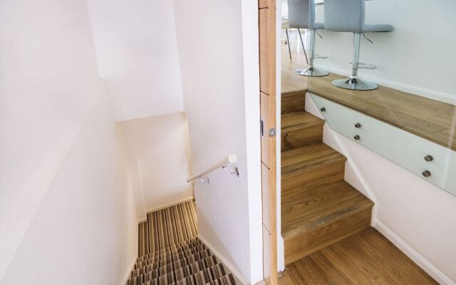 Stamford Brook Apartments