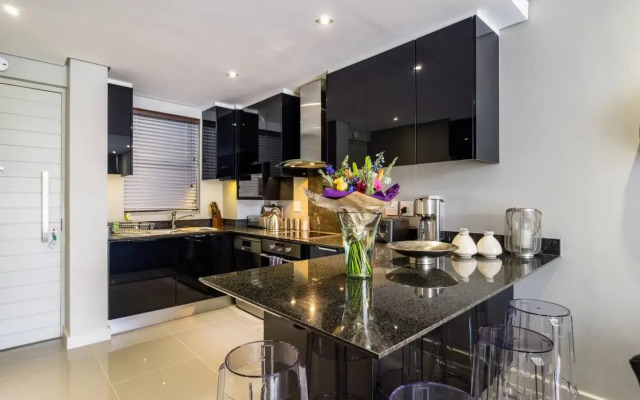 Lux Andringa Walk Apartments