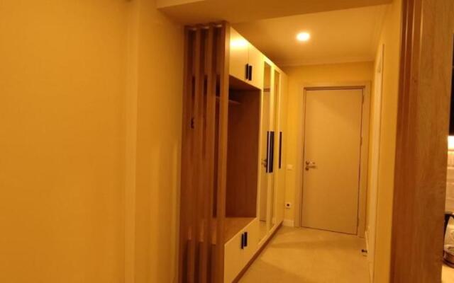 Evdo Apartments F4 Wooden Room
