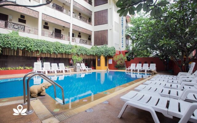 ZEN Rooms Chiang Mai Thai House