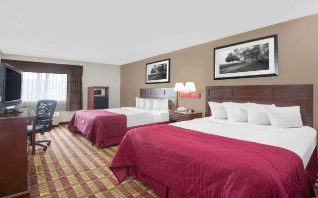 Baymont by Wyndham Boston Heights/Hudson