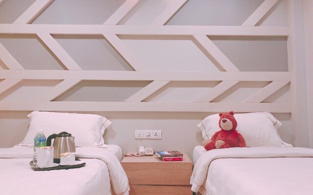 Sunshine Inn Plus