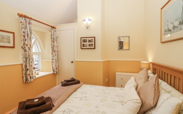 Flagstaff Cottage