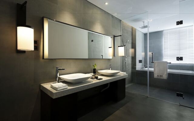 Ease House Hotel