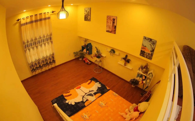 Fullhouse Homestay