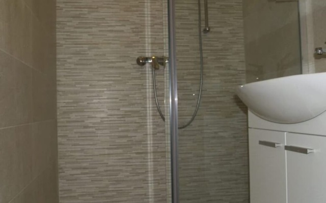 One Bedroom Apartment Venilia Ground