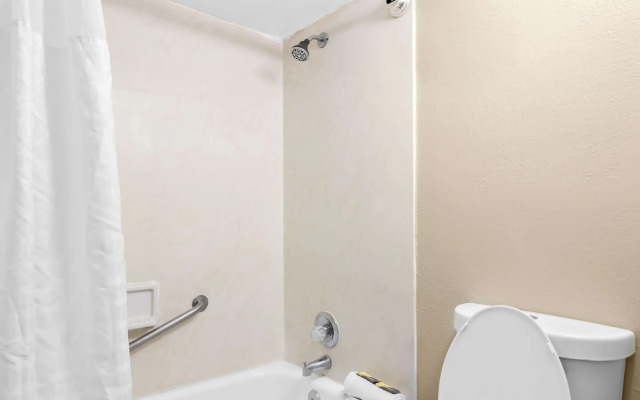 Suburban Studios Brunswick I-95