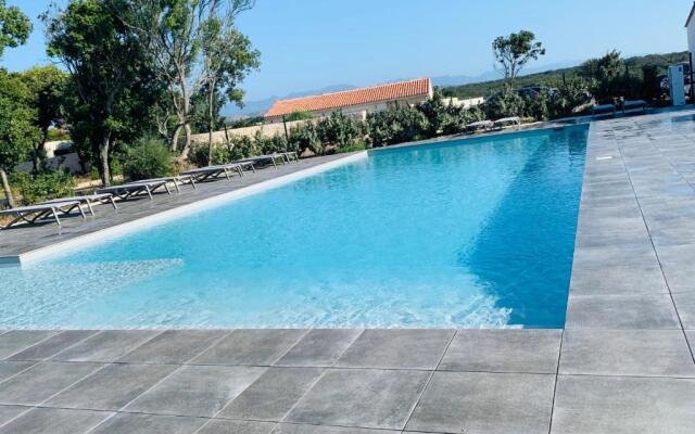 Villa T3 U Alivu maquis piscine