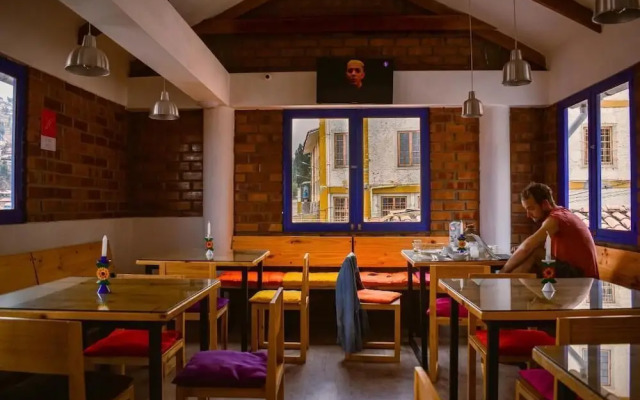 Saqray Hostel