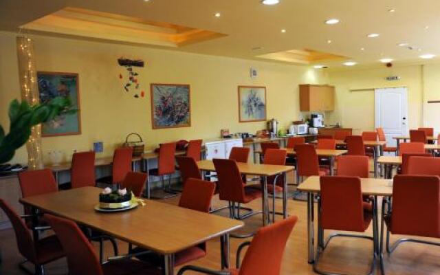 Hotel Oazis