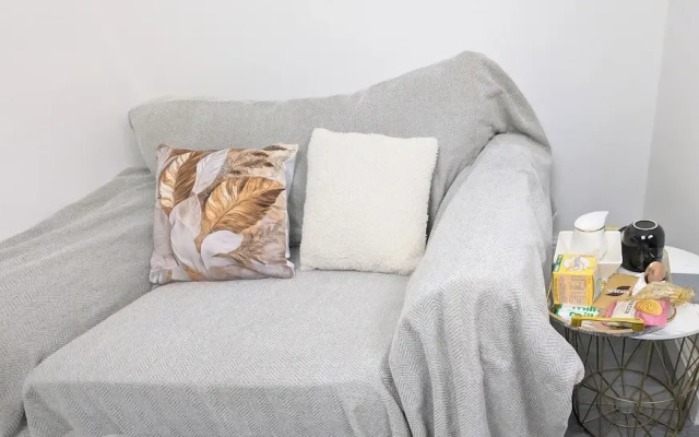 Chic Apartment in Manchester Sleeps 5