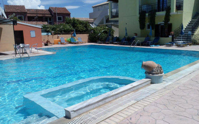 Amadeus Hawai Studios & Apartments