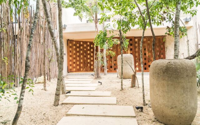 Kataleya Gardens 103 y 201 By Lockey