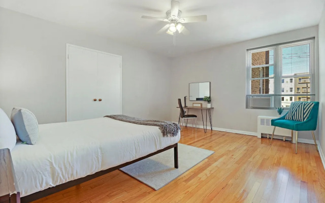 2BR Modern & Comfy Apt in Rogers Park