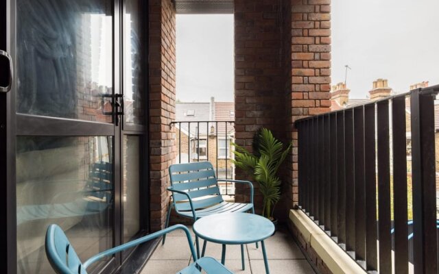 The Wembley Hideout - Stylish 2bdr Flat With Balcony