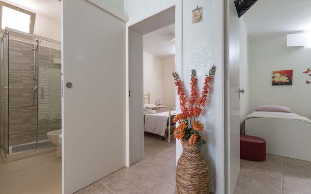 3229 Trullo Mimosa by Perle di Puglia